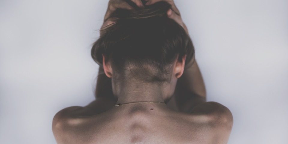 Corpo inibito - Il blocco psicosomatico collettivo della pancia - Mindfulness Sardegna
